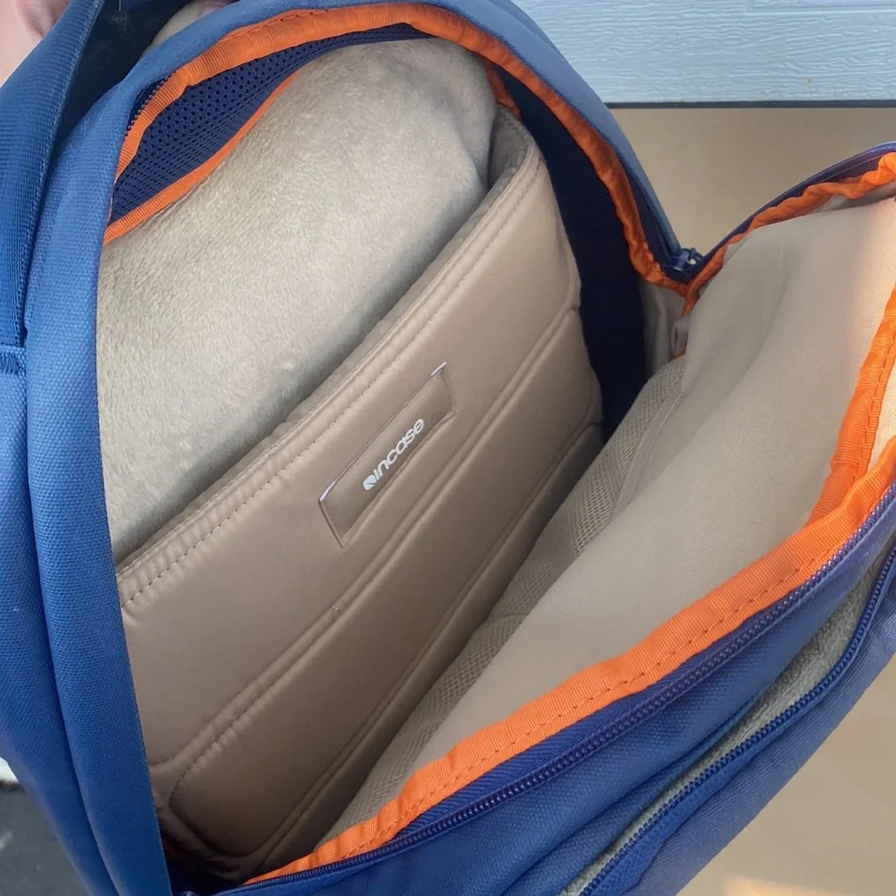 Incase Backpack (Color: Blue) - Picture 9 of 9